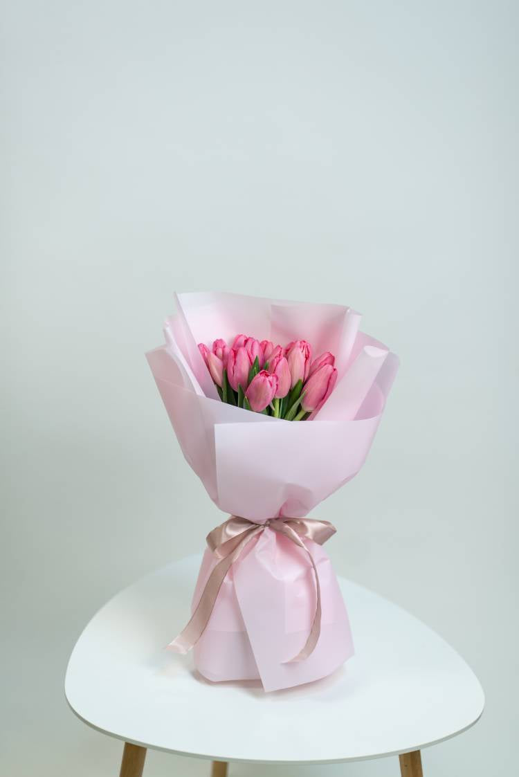 15 pink tulips